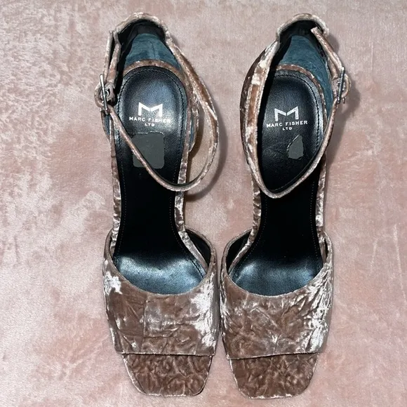 Marc Fisher Harlin Light Pink Crushed Velvet Ankle Strap Sandals Size 8.5M