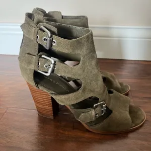 Marc Fisher Olive Green Suede Women's Heeled Sandals Gladiator buckles Size 8