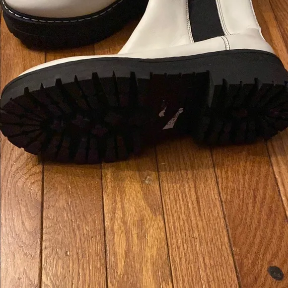 Marc Jacobs White and Black Chelsea Ankle Boots