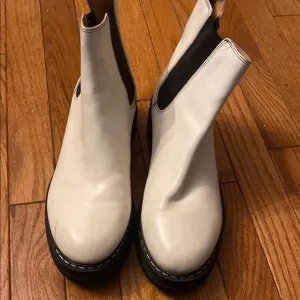 Marc Jacobs White and Black Chelsea Ankle Boots
