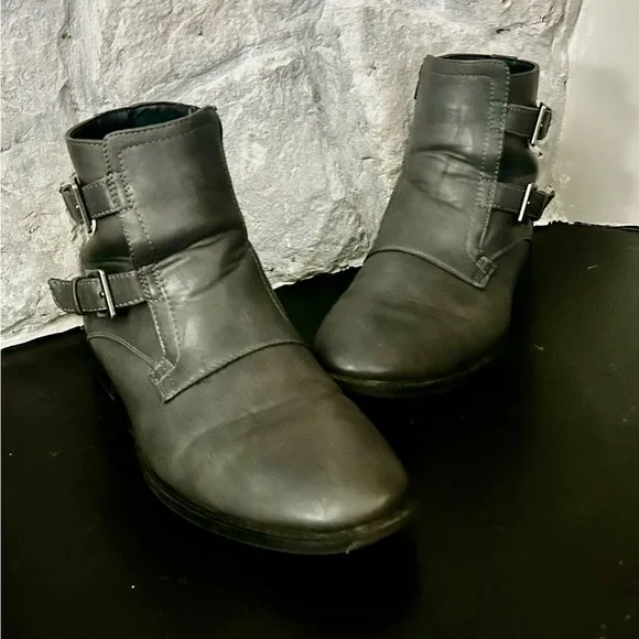 Mark Anthony size 11m Men's Gray Leather Buckle Boots