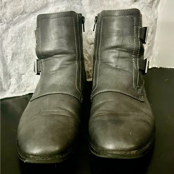 Mark Anthony size 11m Men's Gray Leather Buckle Boots