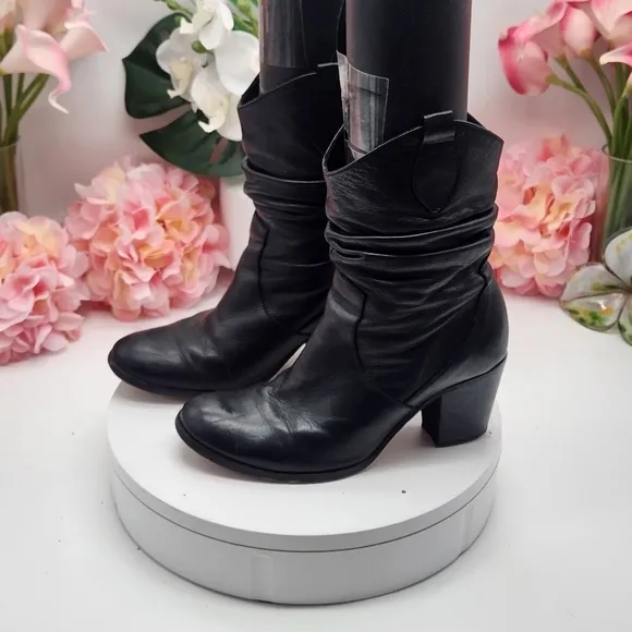 Max &amp; Co. Black Leather Small Boots With Heel Sz. 36/6
