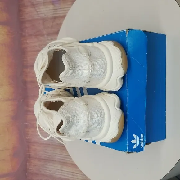Men's Adidas Cream Sneakers Size 9.5