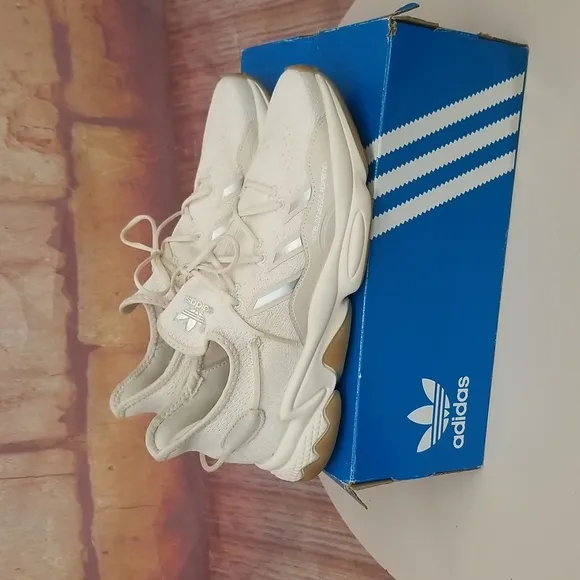 Men's Adidas Cream Sneakers Size 9.5