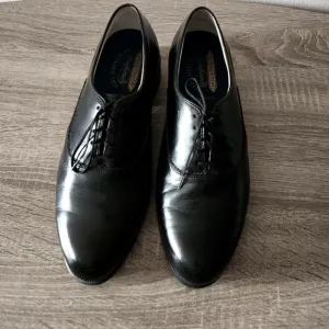 MENS &quot; FLORSHEIM COMFORTECH &quot; BLACK COLOR LACE-UP DRESS SHOES - SIZE 9 .
