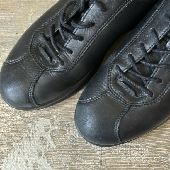 Men’s Ecco Sz 41 low top black casual sneakers sports casual lace up shoes