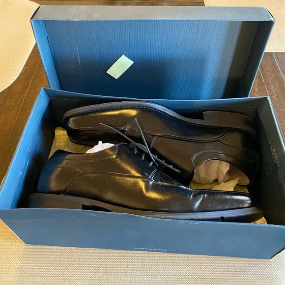 Men’s FLORSHEIM Dress Shoes Size 9 Black