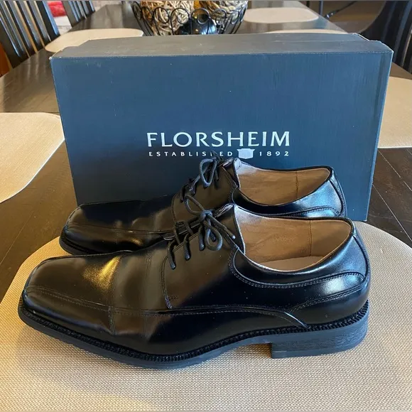 Men’s FLORSHEIM Dress Shoes Size 9 Black