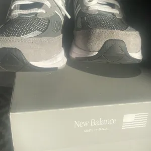 Men's Gray Athletic Sneakers