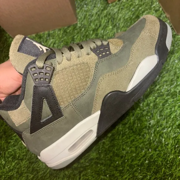 Men's Jordan 4 Sneakers - Olive and Black