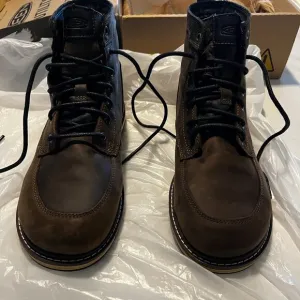 Men's Keen Waterproof Aluminum toe boots, Size 10