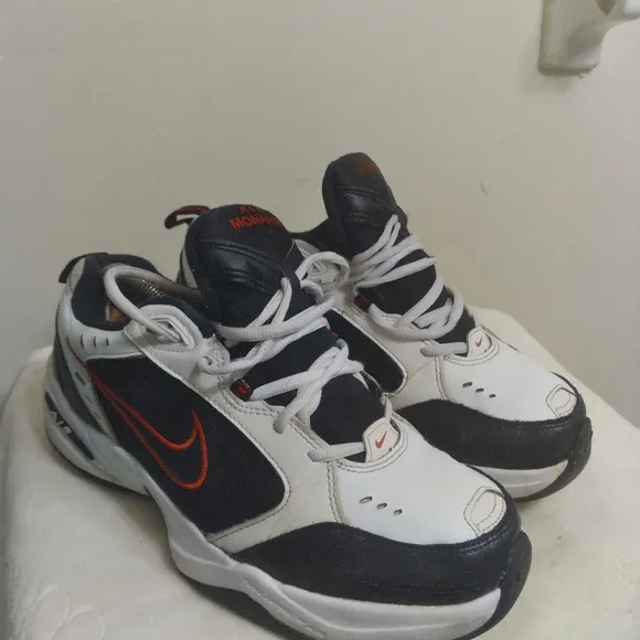 Mens NIKE Air Monarch Sneakers sz 10.5 white red black Walking Training Casual