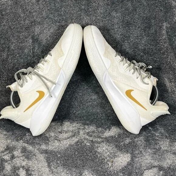 Men's Nike Mamba Fury Sneakers Shoes White Metallic Gold Size 8.5