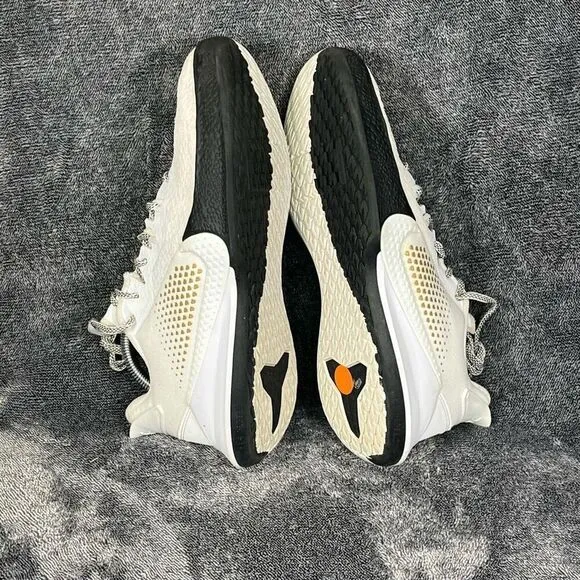 Men's Nike Mamba Fury Sneakers Shoes White Metallic Gold Size 8.5