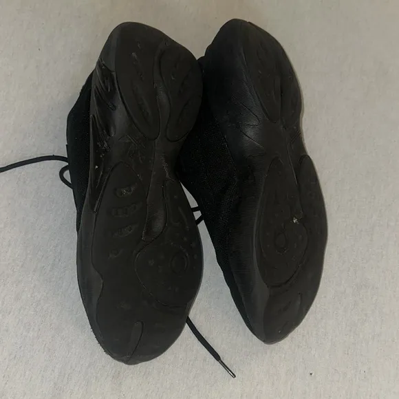 Mens Size 11.5 Adidas Black Sneakers.