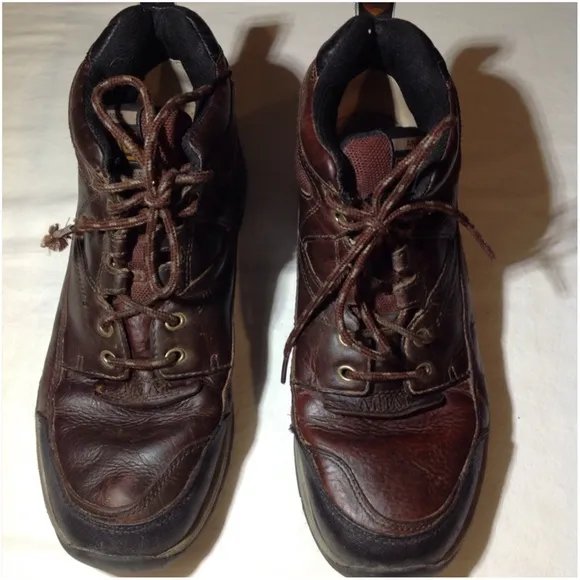 Men's Size 9.5B  Ariat Technology Boots