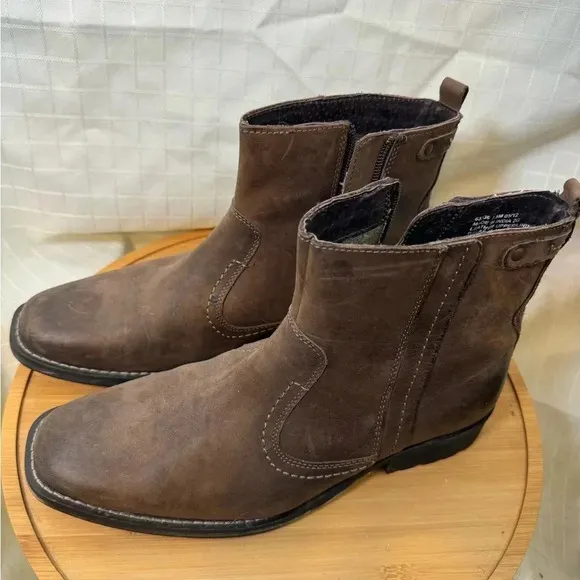 Men's Slip On  Brown Leather Clarks Boots Size 7.5 Square Toe Casual Cowboy