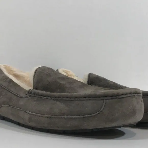 Men’s UGG Ascot Gray Suede Slippers Size 10