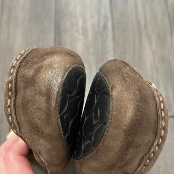 Mens Ugg Australia suede loafers/slippers