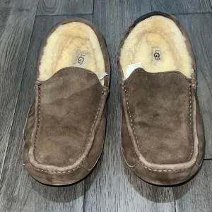 Mens Ugg Australia suede loafers/slippers