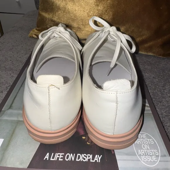 Men’s White / Leather  Sneakers