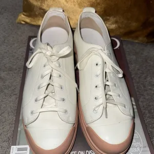 Men’s White / Leather  Sneakers