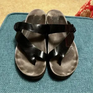 Mephisto Size 41 (Size 11) Black Patent Sandals