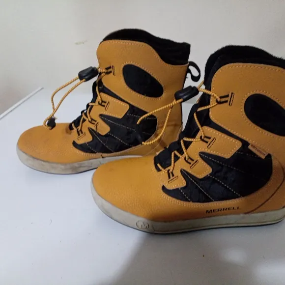 Merrell Kids' Tan and Black Winter Boots