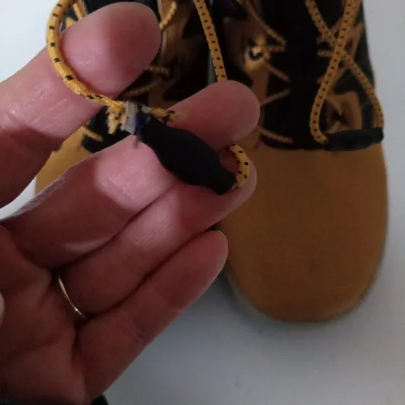 Merrell Kids' Tan and Black Winter Boots