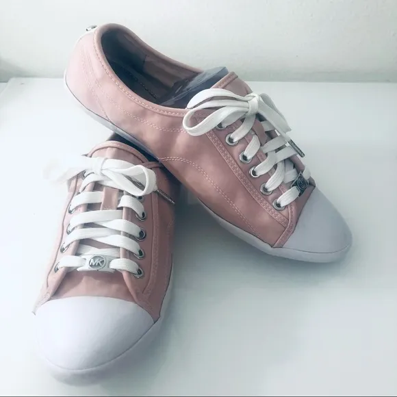 MICHAEL KORS KRISTY CASUAL BLOSSOM SNEAKERS SHOES.SIZE 9.5