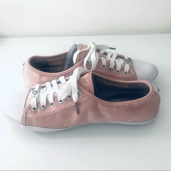 MICHAEL KORS KRISTY CASUAL BLOSSOM SNEAKERS SHOES.SIZE 9.5