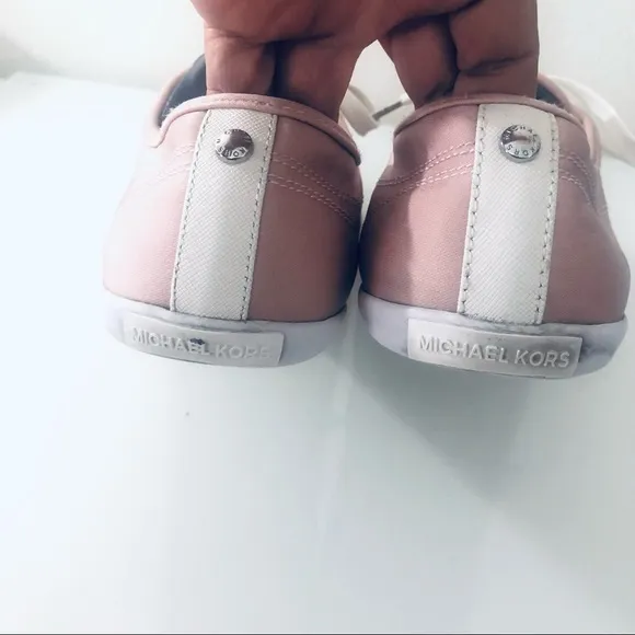 MICHAEL KORS KRISTY CASUAL BLOSSOM SNEAKERS SHOES.SIZE 9.5