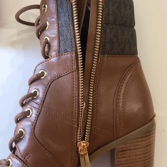 MICHAEL KORS Ridley Lace-Up Bootie Size 6M