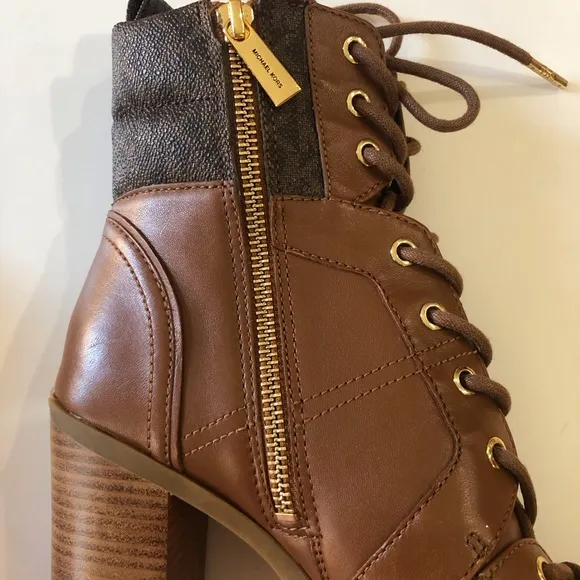 MICHAEL KORS Ridley Lace-Up Bootie Size 6M