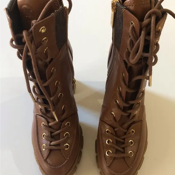 MICHAEL KORS Ridley Lace-Up Bootie Size 6M