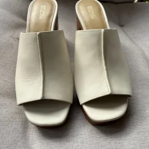 Michael Kors Women's Cream Slide Sandals NIB