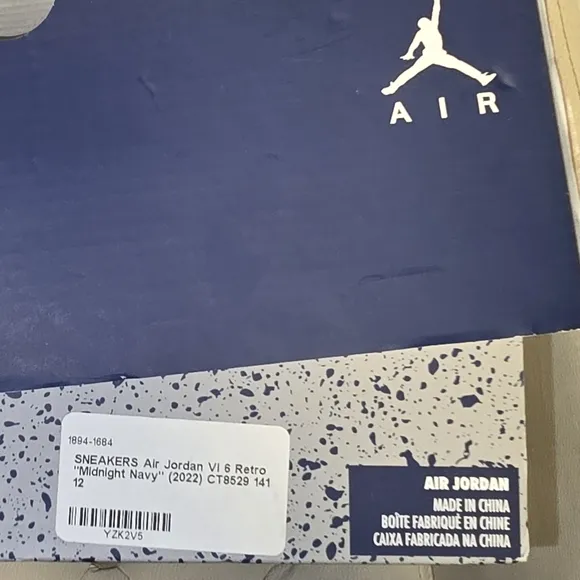 Midnight NAVY AIR JORDAN 6 ( GREAT CONDITION)