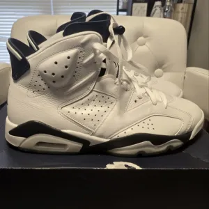 Midnight NAVY AIR JORDAN 6 ( GREAT CONDITION)
