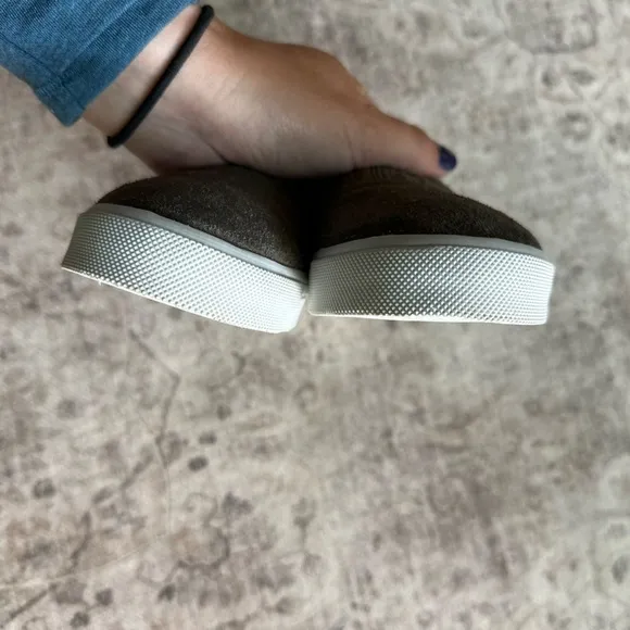 Minnetonka Women’s Gabi-Slip On Sneakers (3191)