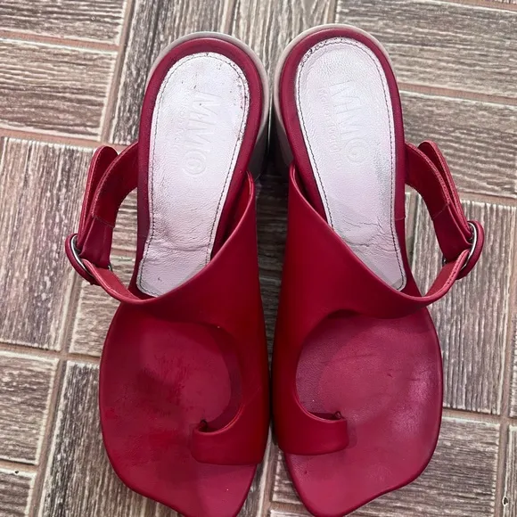 MM6 Maison Margiela Red Buckle Heeled Sandals