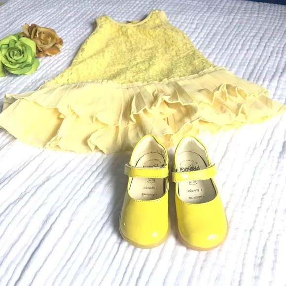 Monnalisa Lace and Sequins Dress. Size 12 months.