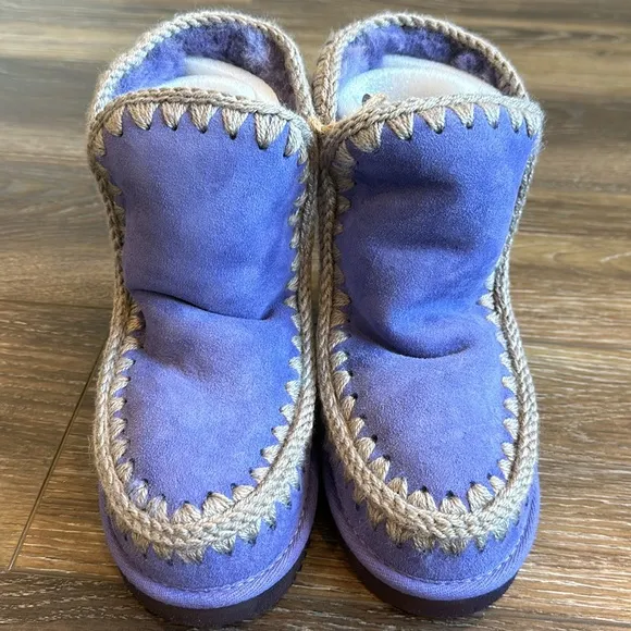 MOU Sheepskin Boots Size 36