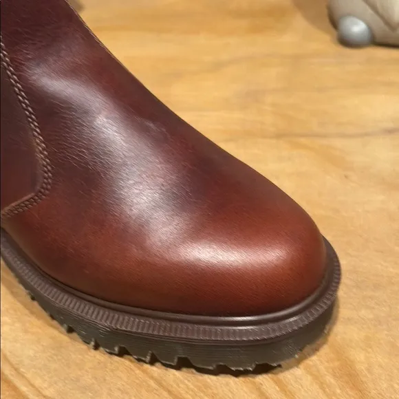 MOVING SALE: Vintage NWT’s Dr. Martens Chelsea Boots 🥾!