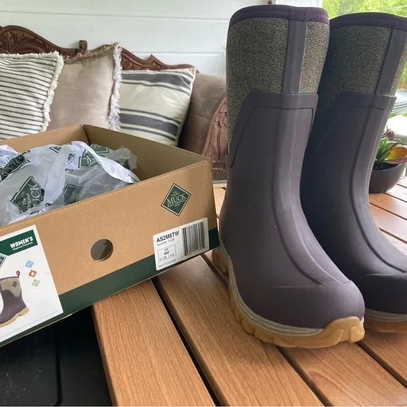 Muck Women's Arctic Sport II Mid Boot Rubber Boots Red Size 8