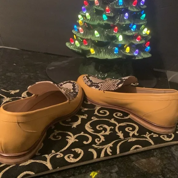MULBERRY Leather and snakeskin pearl pin loafers Sz 7 /EU 38