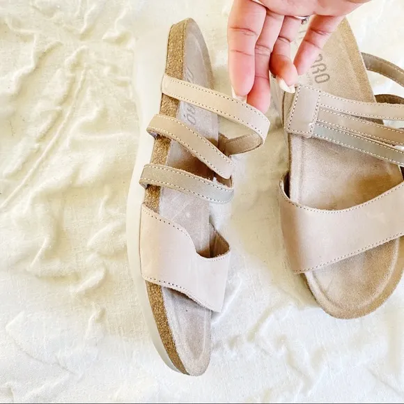 Munro Camila Sandal Size 7 $149