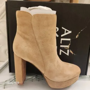 Naturalizer &quot;Flavio&quot; Bamboo Tan Platform Booties. NIB. Size 6
