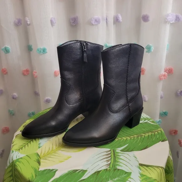 Naturalizer Gaby Boots (New Without Box)