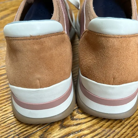 Naturalizer Remy Stretch style slip on sneaker. Suede and neoprene. Size 10.